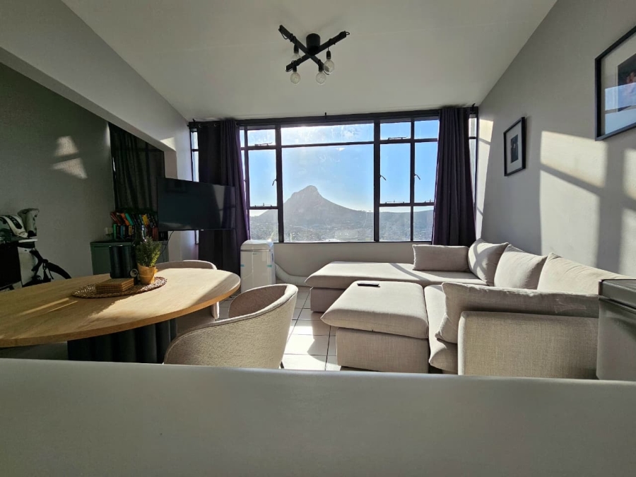 2 Bedroom Property for Sale in Vredehoek Western Cape